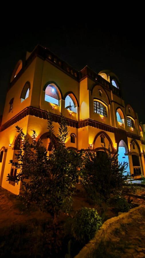 Tasneem Palace *