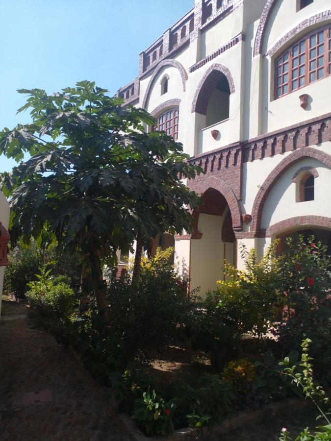 Tasneem Palace Apartment *