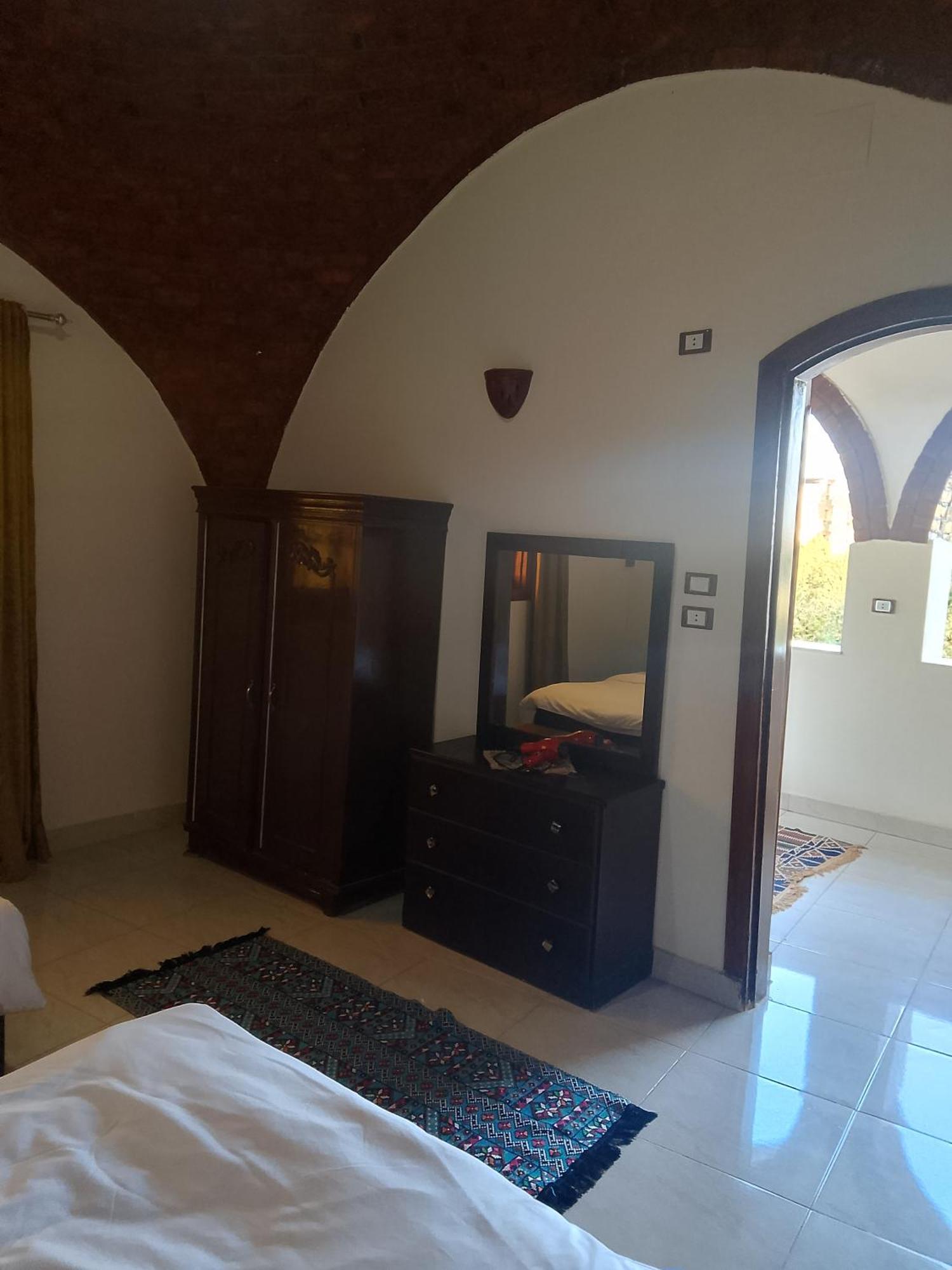Tasneem Palace * Luxor